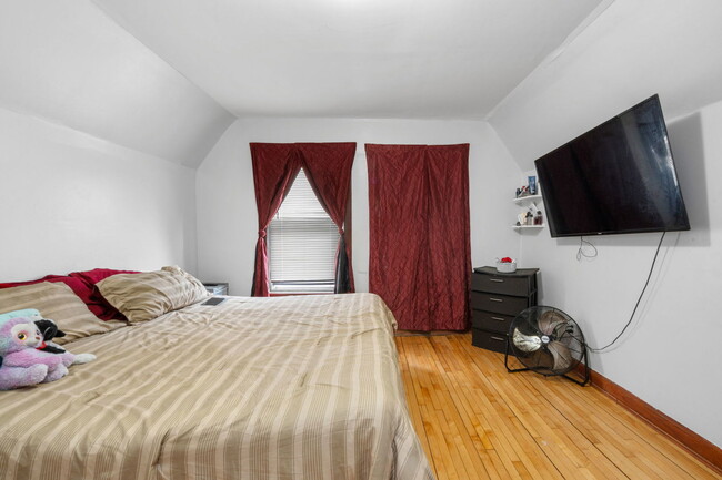 Building Photo - 1223 S Keeler Ave