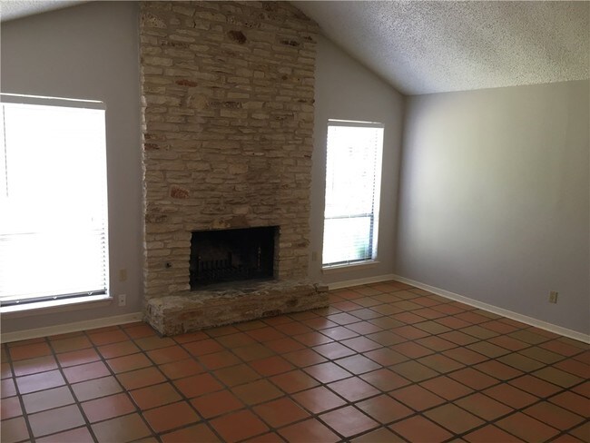 Building Photo - 6102 Forest Hills Dr