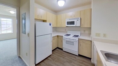 Building Photo - Colonial Pointe at Fairview Apartments