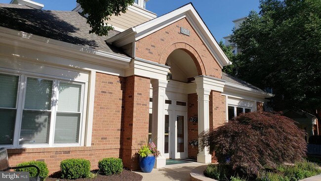 Building Photo - 12913 Alton Square