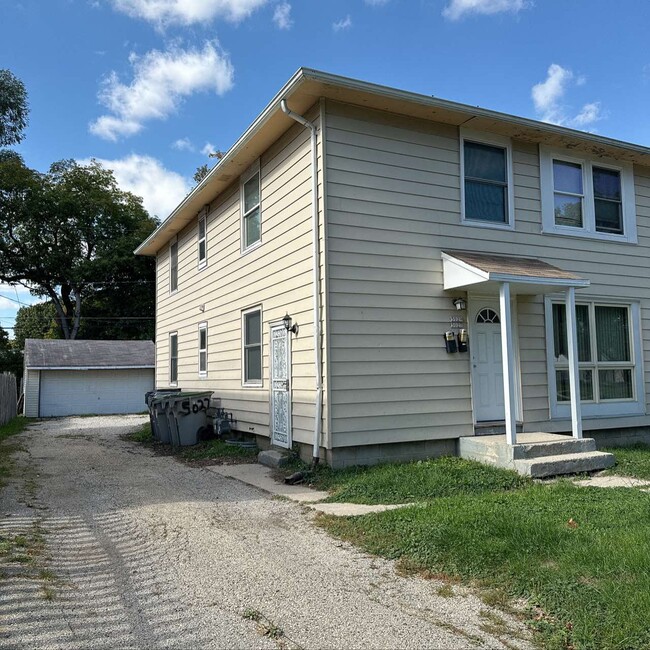 Building Photo - 5027 N 47th St