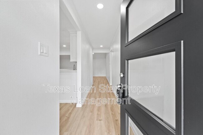 Foto del edificio - 406 Riverbend St
