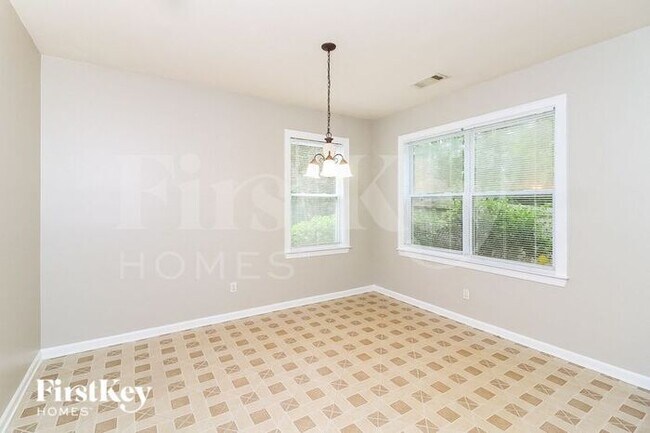 Building Photo - 2405 Langstan Ct