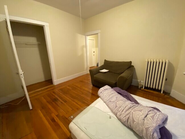 Building Photo - 11 Royce Rd