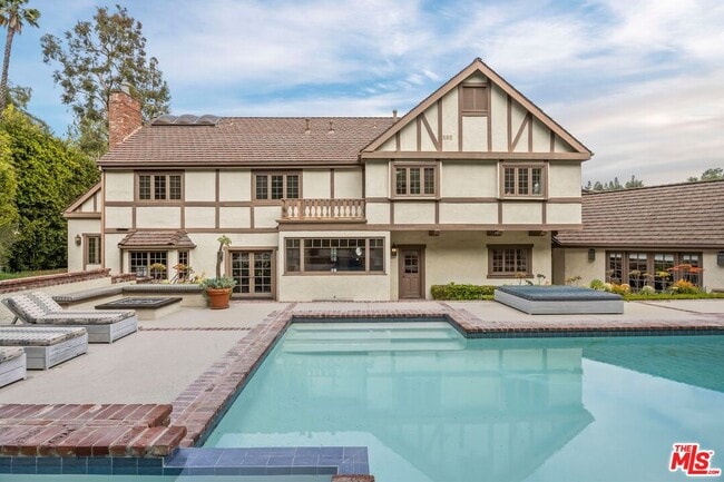 Building Photo - 16754 Ashley Oaks
