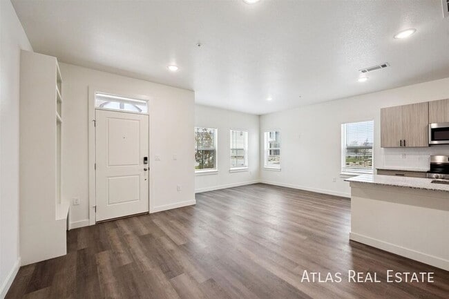 Building Photo - 661 Coney Aly