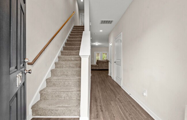 Building Photo - 112 Buchanan Cir