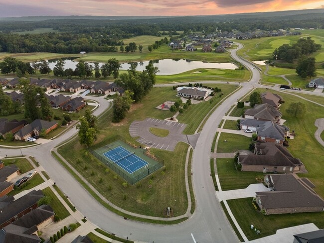 Building Photo - Luxury Living on the Course – For Rent