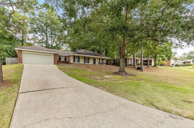 Building Photo - 3 Bedroom Single Family Home off 40th Ave.