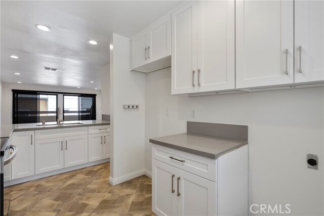 Building Photo - 350 Burchett St