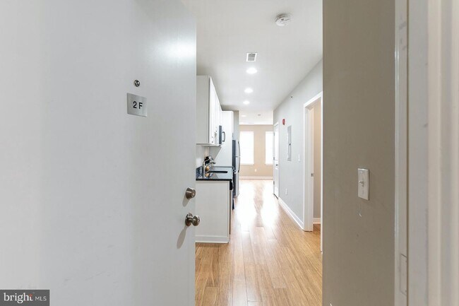 Building Photo - 616 S 4th St