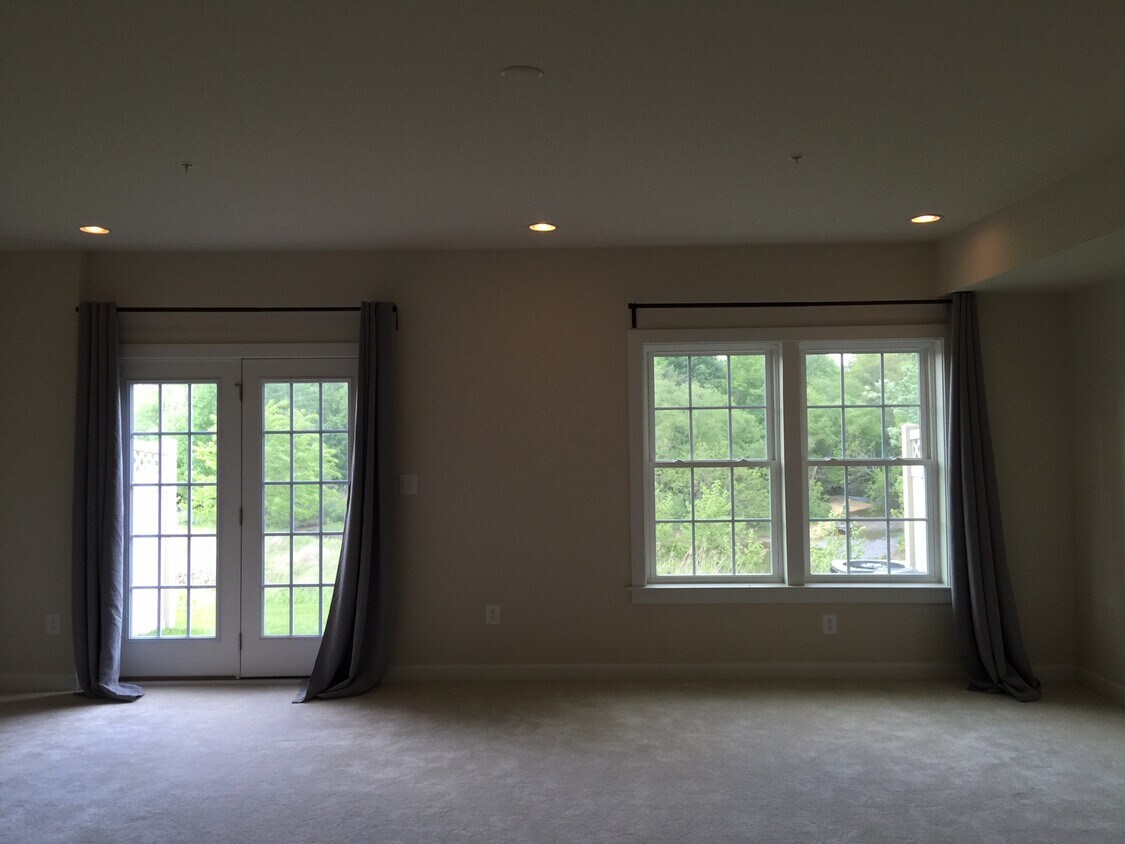 Foto del edificio - 5473 Stream Bank Ln