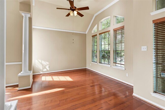 Foto del edificio - 15810 Ashton Hills Dr