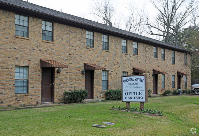 Building Photo - Oakridge Square Townhomes