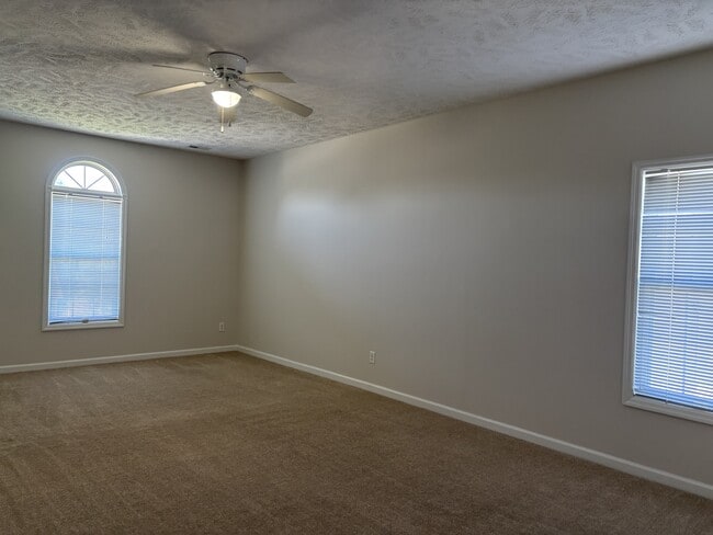 Building Photo - 460 Bristlecone Dr