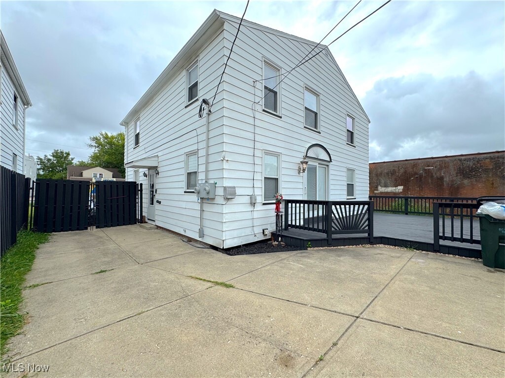 9309 Garfield Blvd Garfield Heights, OH 44125 – photo 5