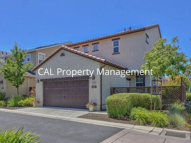 Foto del edificio - Beautiful 4 bedroom house in East Garrison!