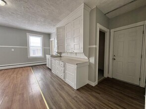 Building Photo - 214 Blake St