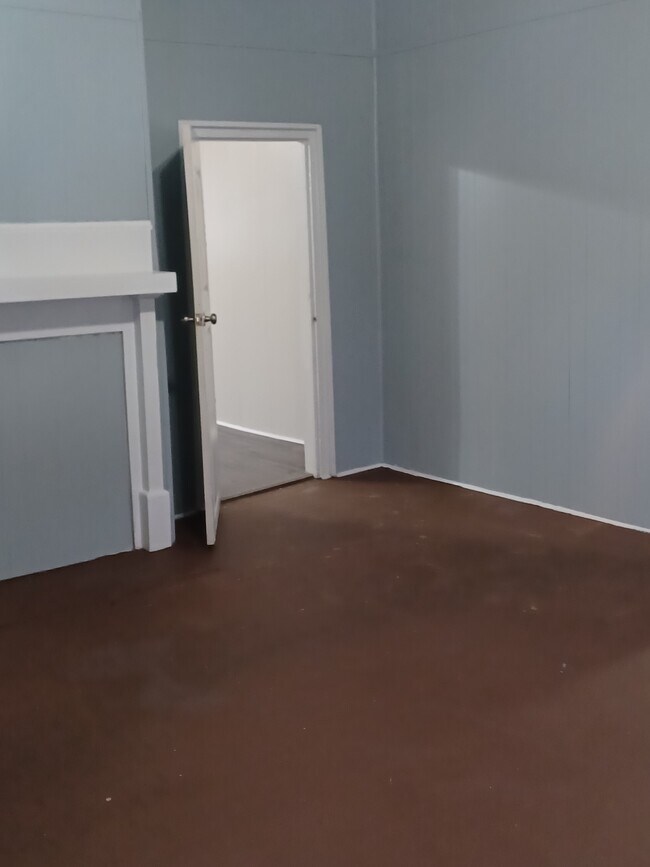 Bedroom - 406 Green St