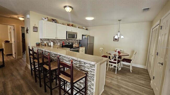 Foto del edificio - 2552 Red Cedar Ln