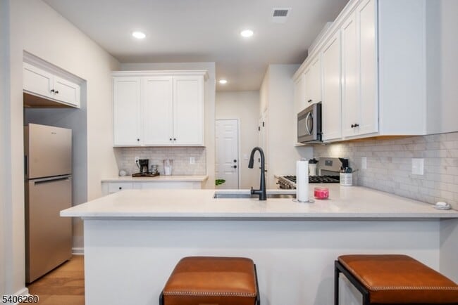 Foto del edificio - 222 Jessie Pl