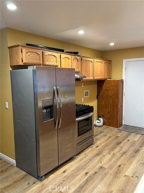 Building Photo - 137 E Country Club Blvd