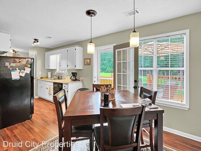 Building Photo - 3 br, 2 bath House - 15469 Stonehedge Clif...