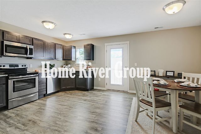 Building Photo - 1160 E Plumwood Pl