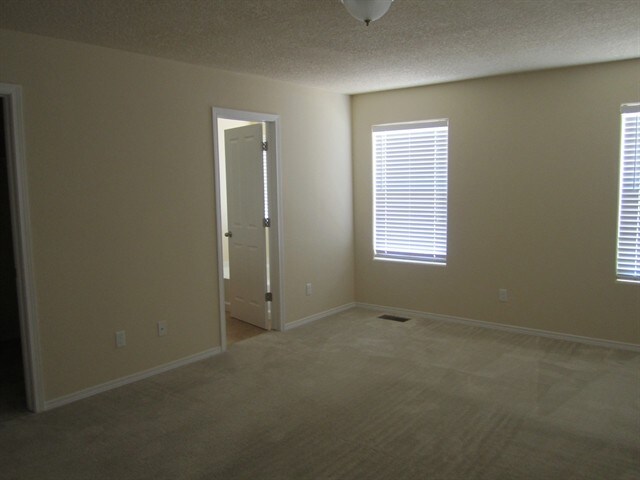 Foto del edificio - 3635 Buckskin Loop NE