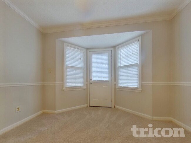 Foto del edificio - 329 Stratford Dr