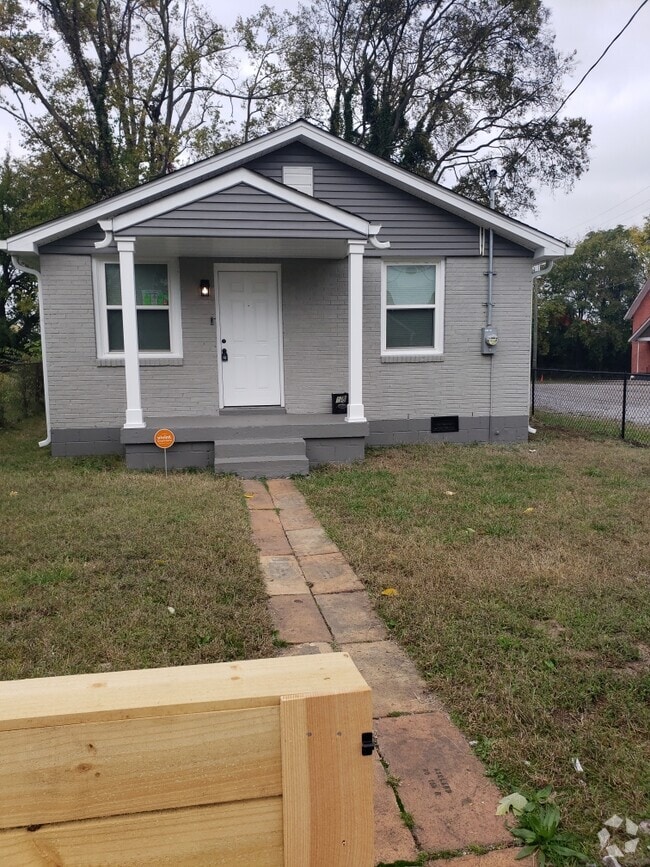 Building Photo - 58 Green St