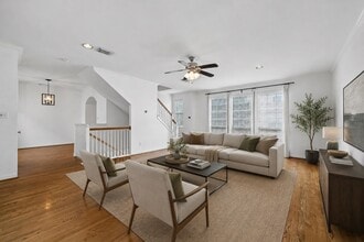 Building Photo - 834 Cohn St
