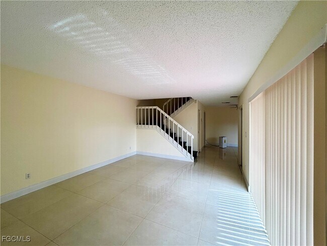 Building Photo - 1607 Park Meadows Dr