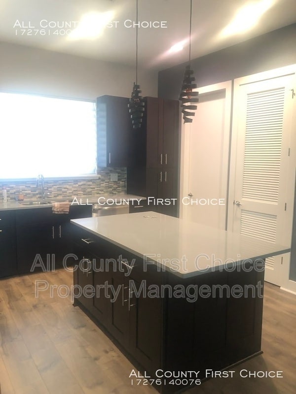 Photo - 815 Arlington Ave N Townhome
