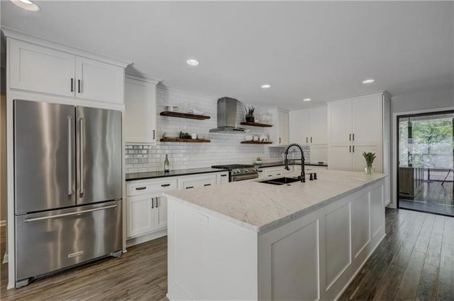 Foto del edificio - 5470 Willow Point Pkwy