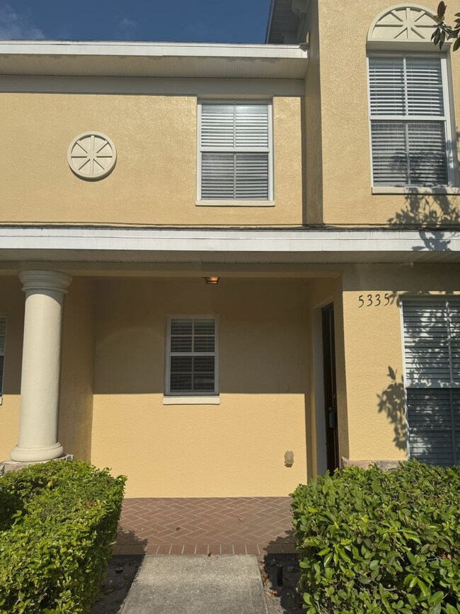 Building Photo - Fully Renovated TownHome in Cobblestone La...