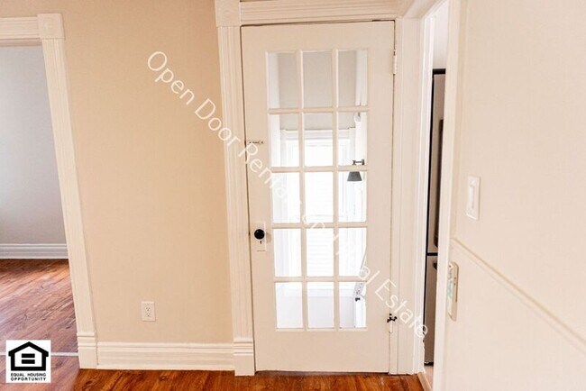 Building Photo - 846 Columbia Ave