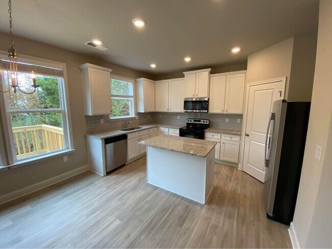 Building Photo - 1116 E Shoreview Rd