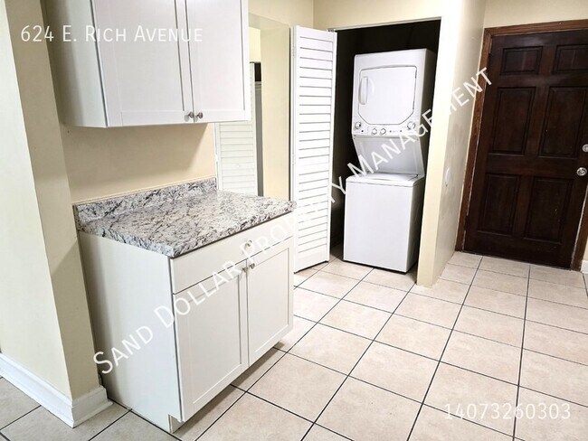 Foto del edificio - Brand new kitchen, updated  2 bed 1 bath 1...