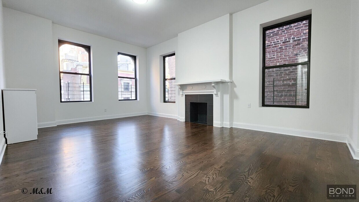 Primary Photo - 26 E 91st St