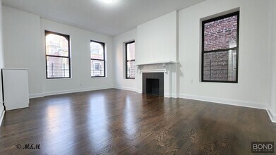 Building Photo - 26 E 91st St