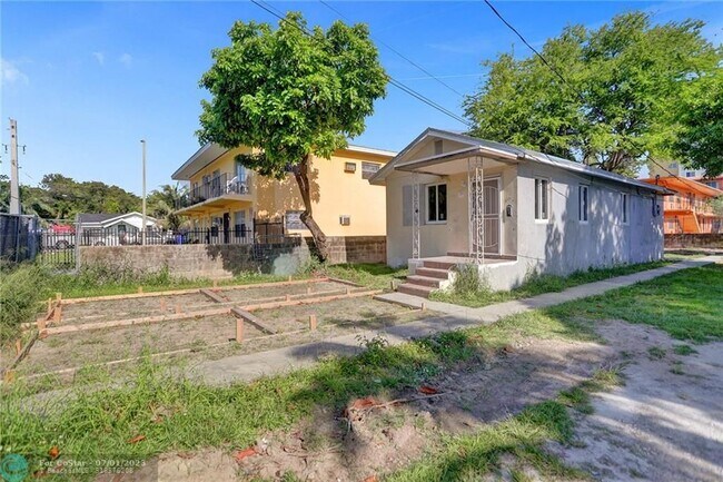 Building Photo - 151 NE 77th St