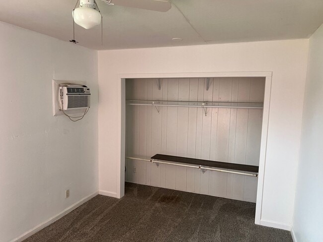 Building Photo - North Bakersfield House