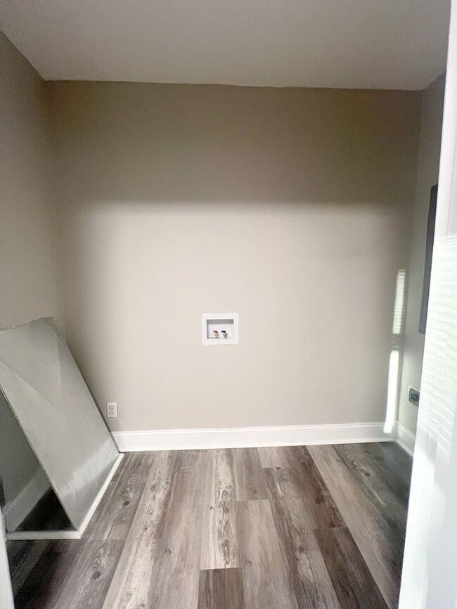 Building Photo - Move-In Specials Available! Completely Rem...