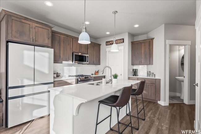 Photo - BEAUTIFUL TOWNHOUSE W 2 CAR GARAGE ATTACHED