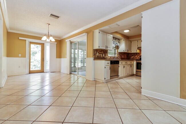 Building Photo - 11351 Collingswood St