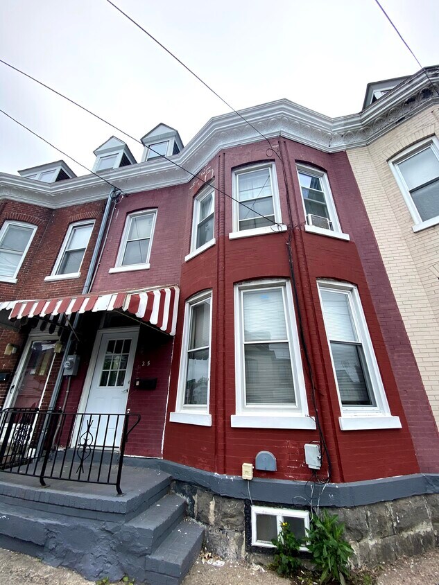 Primary Photo - 25 S 12th St