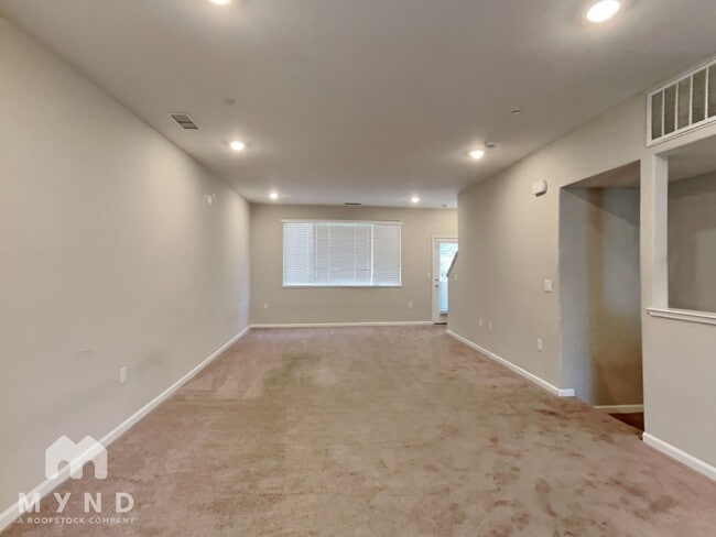 Building Photo - 275 Mark Jeffrey Ln