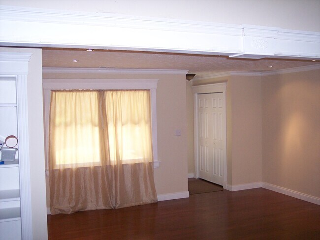 Foto del edificio - 3688 Idle Creek Dr