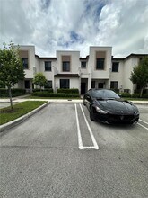Building Photo - 21430 NE 3rd Pl
